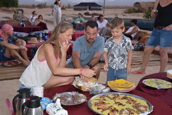 1 Hour horse Ride and Jeep adventure with stargazing -Hurghada - Dinner with a simple, filling menu