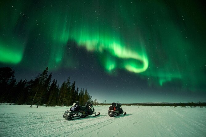 3 Hours Snowmobiling under Auroras and Night Sky - Setting out from Leviraitti 13 after dark