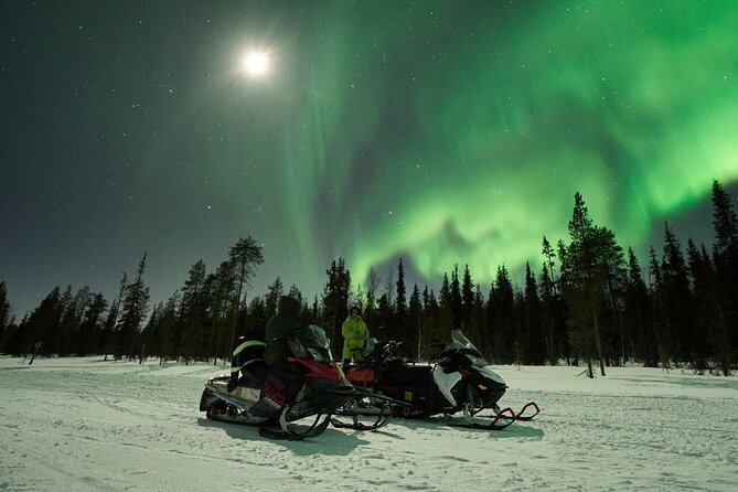 3 Hours Snowmobiling under Auroras and Night Sky - Should you book the Levi night safari?
