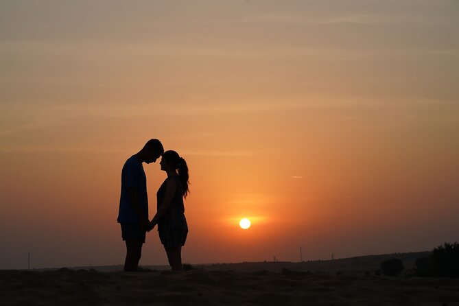 A Luxury Getaway Under the Stars - A private night in the golden dunes