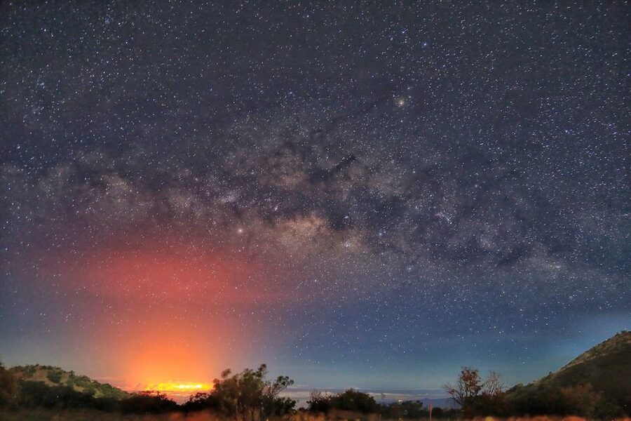 Big Island, Hawaii: Volcano and Stargazing Tour with Dinner - South Point, Punalu’u Bake Shop, and the black sand coast