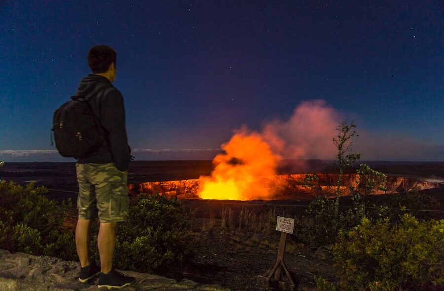 Big Island, Hawaii: Volcano and Stargazing Tour with Dinner - Hawaii Volcanoes National Park after dark