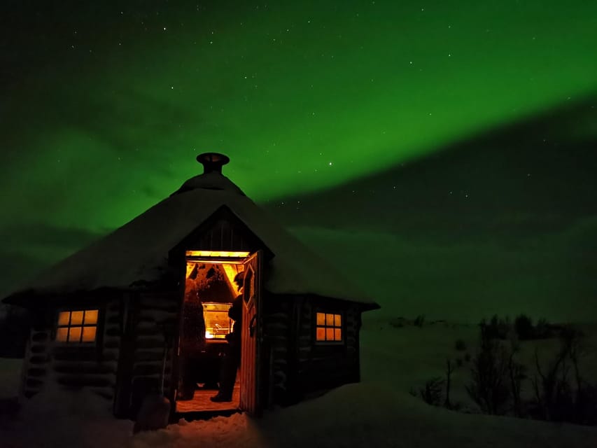 Björkliden/Abisko: Night Sky Snowmobile Tour - A two-hour snowmobile ride through the polar night