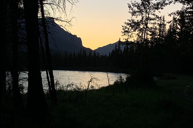Canmore: Stargazing and Nature by Nightfall Walking Tour - 2hr - Stories about Banff, wildlife, and local life