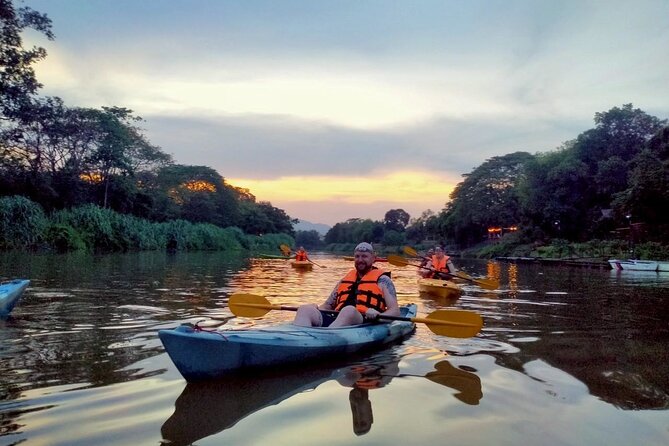 Chiang Mai: Kayak Under the Stars – 6 km to the Heart of the City - What the six-kilometer paddle feels like
