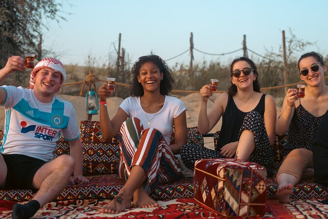 Dubai: Al Marmoom Oasis Vintage Safari: Camels, Stargazing & Meal - Stargazing in the Al Marmoom desert