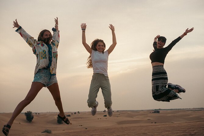 Dubai: Al Marmoom Oasis Vintage Safari: Camels, Stargazing & Meal - How the pace and group size affect the experience