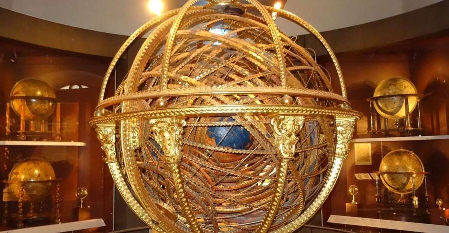 Florence: Private Astronomical Tour of the Museo Galileo - Astrolabes, Globes, and Measuring Space