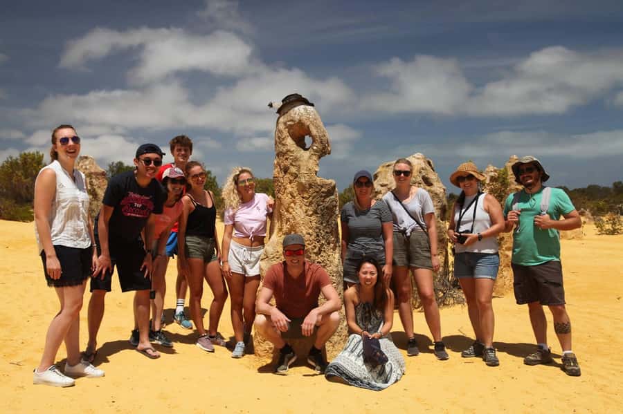 From Perth: Pinnacles Sunset and Stargazing Tour with Dinner - Why this nine-hour outing works from Perth