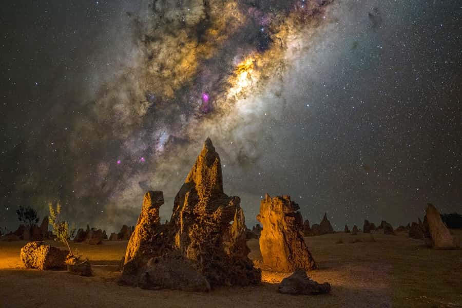 From Perth: Pinnacles Sunset and Stargazing Tour with Dinner - Nilgen Lookout changes with the season