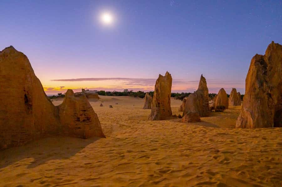 From Perth: Pinnacles Sunset and Stargazing Tour with Dinner - Hangover Bay offers the day’s calmest pause