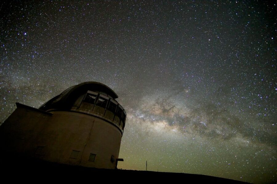 Hilo: Mauna Kea Summit, Sunset, & Stargazing Experience - The visitor stop and altitude adjustment