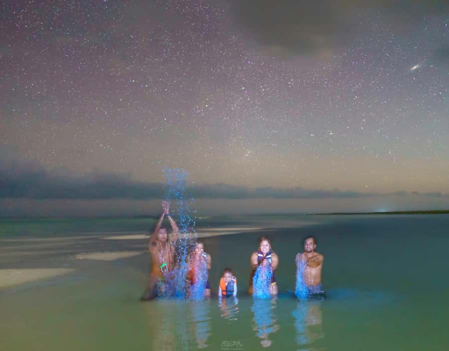Holbox: Bioluminescence by Kayak and Stargazing. - Kayaking from Las Nubes toward the sandbanks
