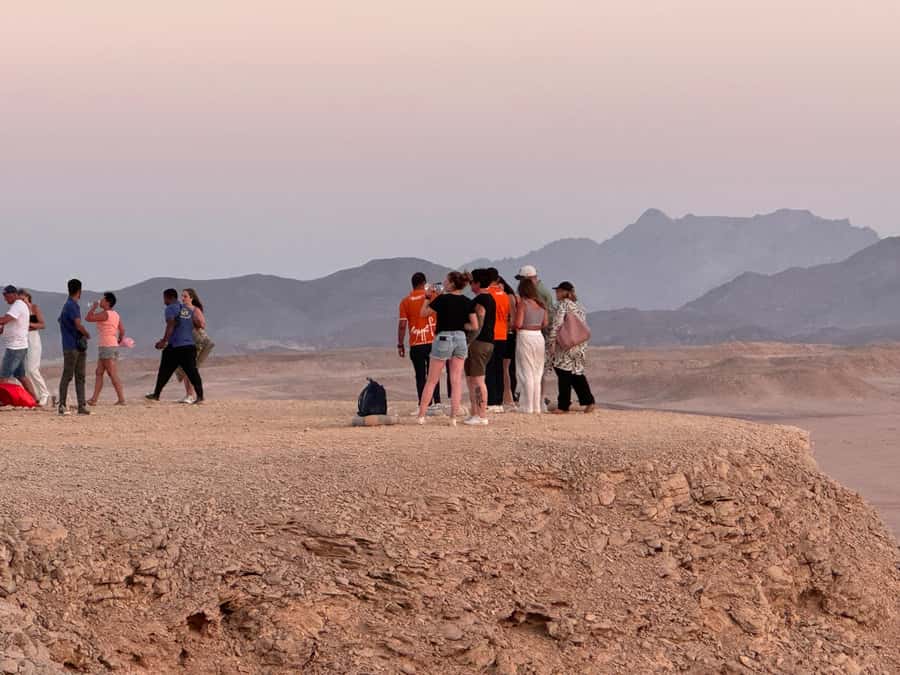 Hurghada: Hiking , dinner & stargazing - Stargazing with a telescope