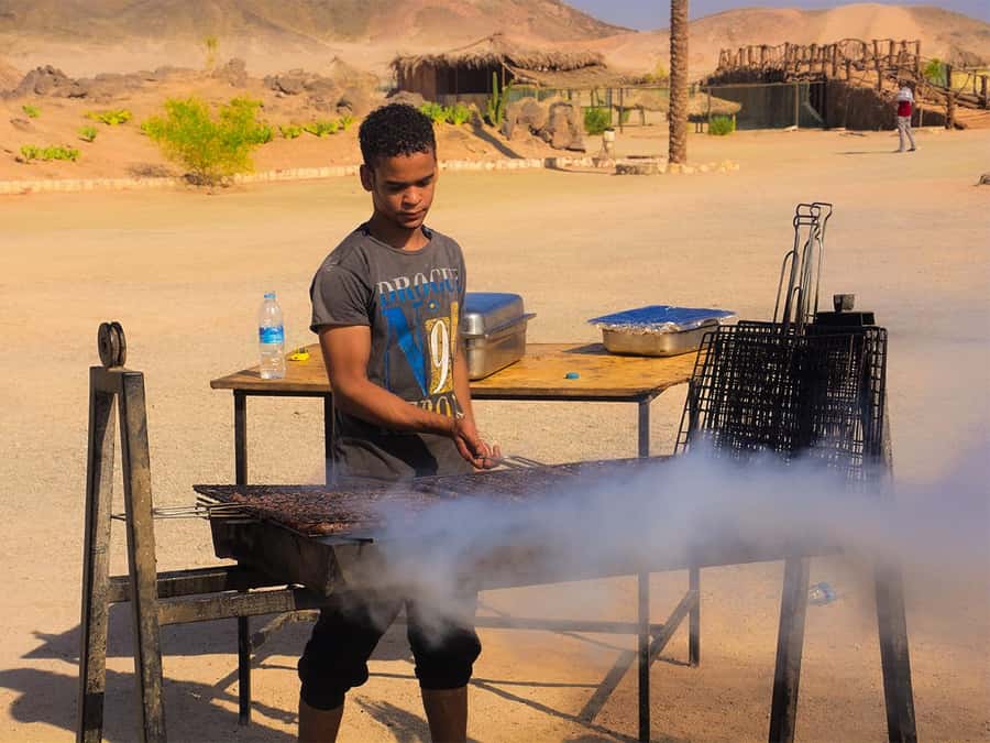 Hurghada: Quad Bike, Sea, Camel, Safari, Stargazing & Dinner - Bedouin-style camp, dinner, and the evening show