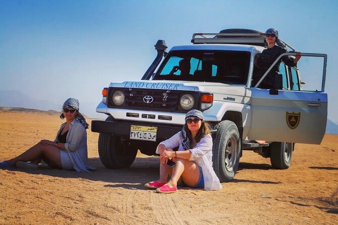 Hurghada: Safari 4x4 Jeep, Camel Ride, Dinner & Star Watching - Language and guiding