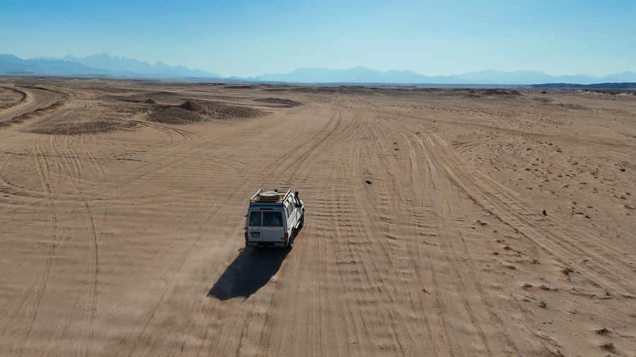 Hurghada: Star Stargazing Desert Adventure by Jeep & Dinner - From your Hurghada hotel to the desert track