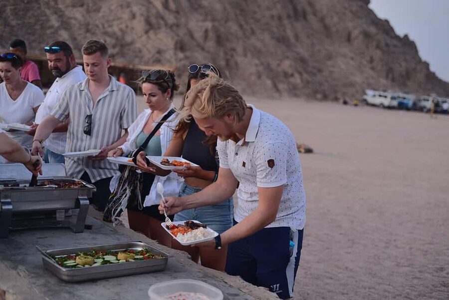 Hurghada: Unique Bedouin Craft, Handmade and Star Watching - Candle-lit dinner beside the desert fire