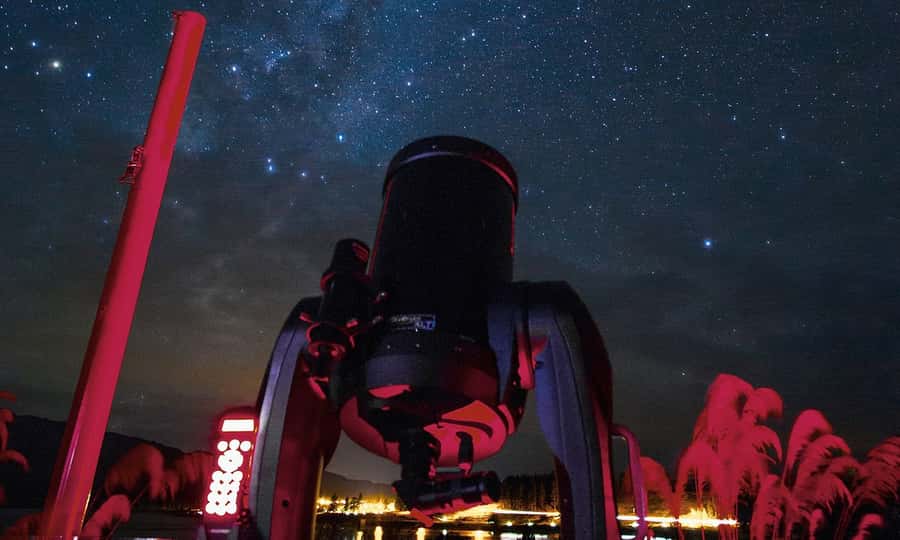 Lake Tekapo: 1.5-Hour Hot Pools & Stargazing Experience - The indoor virtual reality option on cloudy nights