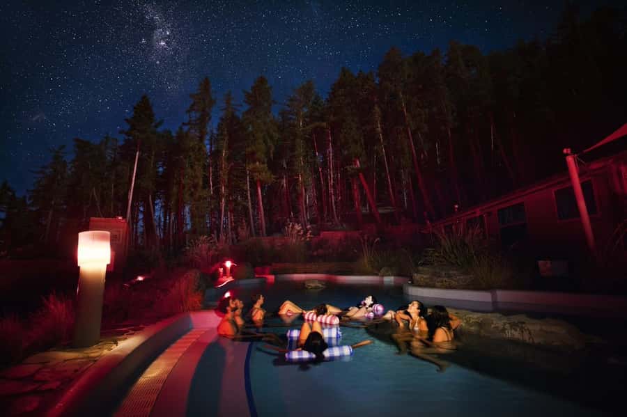 Lake Tekapo: 1.5-Hour Hot Pools & Stargazing Experience - The 38°C pool and floating hammock