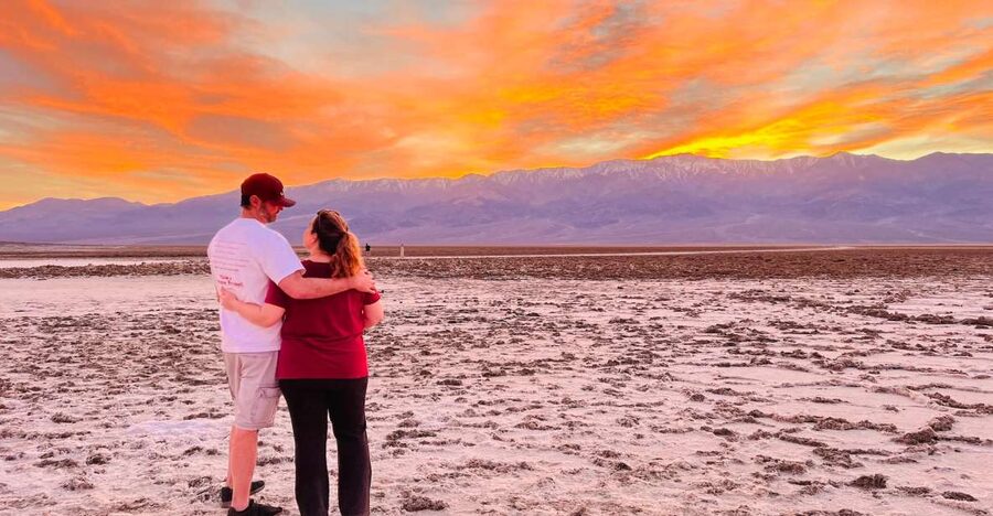 Las Vegas: Death Valley Day Trip with Stargazing - Why the day-to-night format works
