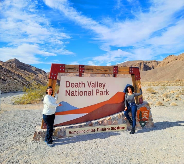 Las Vegas: Death Valley Sunset and Stargazing Day Tour - Waiting for sunset at Zabriskie Point