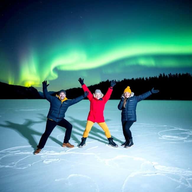Levi: Northern Lights Tour and Stargazing by Telescope - From Levi to the dark shores of Rautusjärvi
