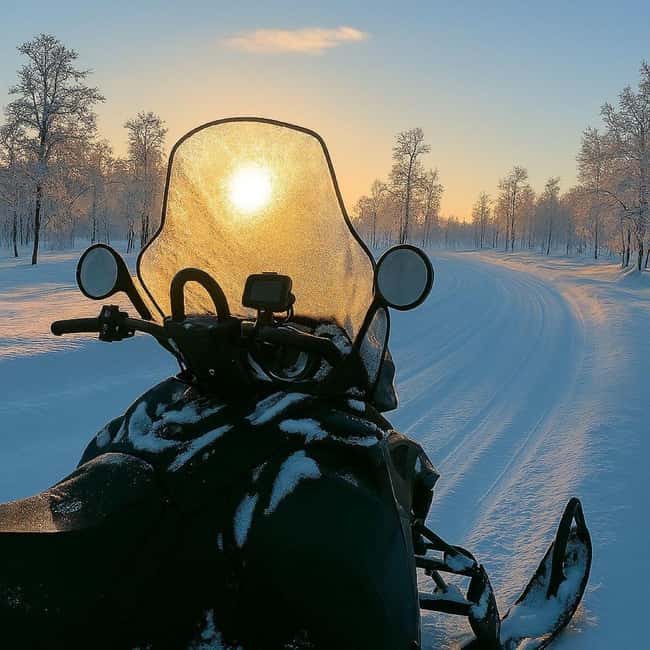 Levi: Twilight Snowmobile Safari & Stargazing Experience - Leaving Levi as the blue hour arrives