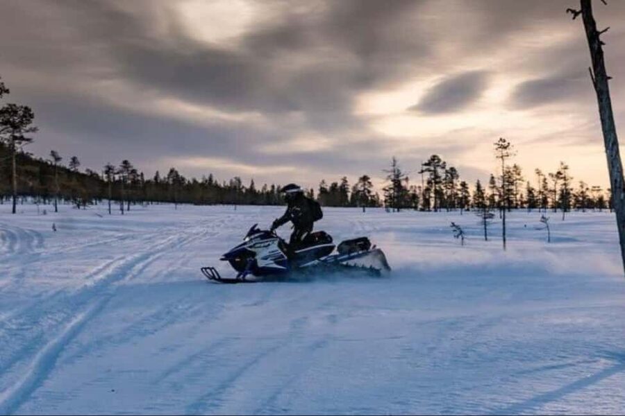 Levi: Twilight Snowmobile Safari & Stargazing Experience - One snowmobile, two people, and a clear driving plan