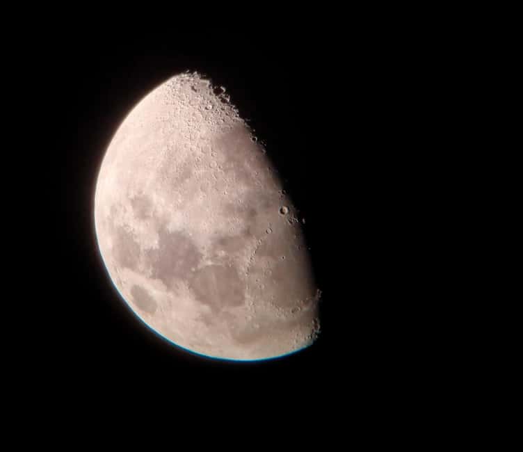 Madrid: Night sky observation with an expert astronomer - Learning the constellations before using the telescope