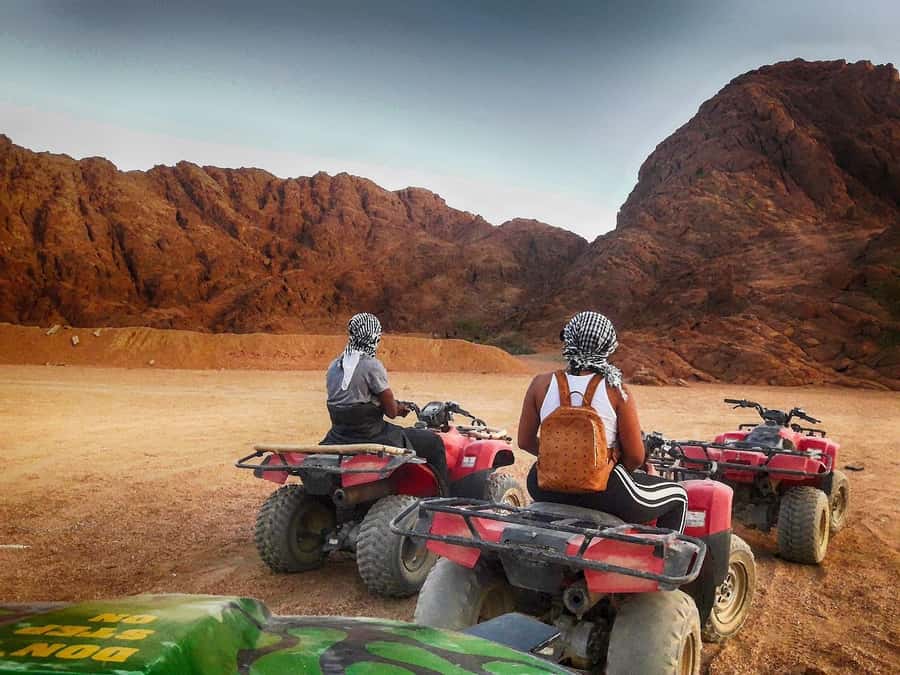 Makadi Bay: 2H Quad Bike, Camel, Stargazing, Dinner & Show - Group pace and the real riding experience