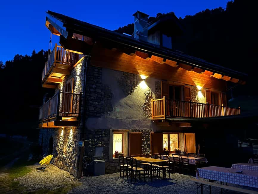 Milky Way: night snowshoe hike with a typical dinner in a mountain hut - Returning Under the Moon and Stars