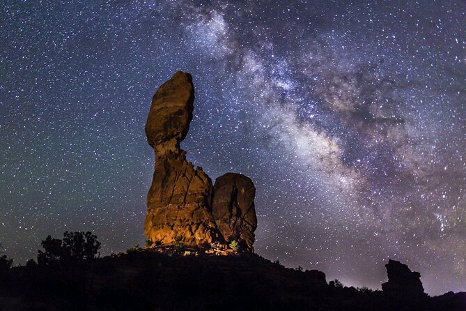Milky Way Photography in Arches National Park - Learning the camera settings before the first photograph
