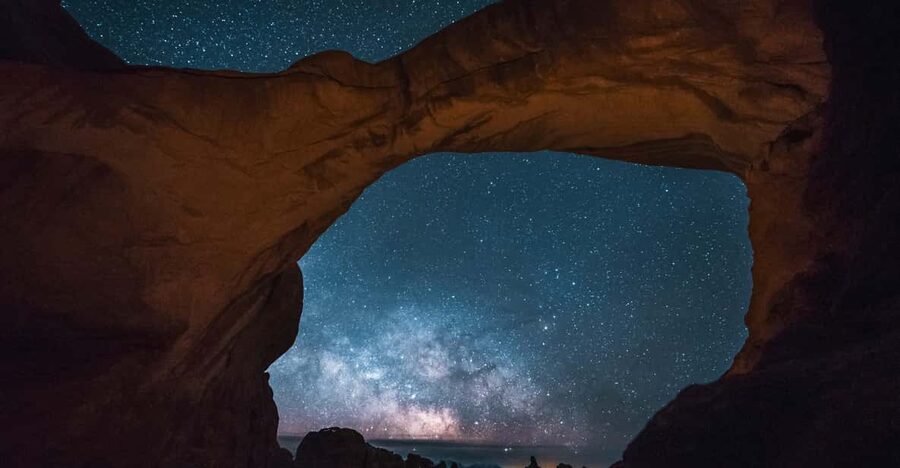 Moab: The Windows Astro-Photography and Stargazing Hike - Meeting the guide at the Windows trailhead