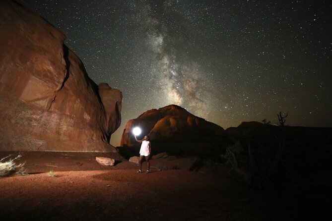 Monument Valley: Stargazing Tour - Three or four stops, with views built for night photos