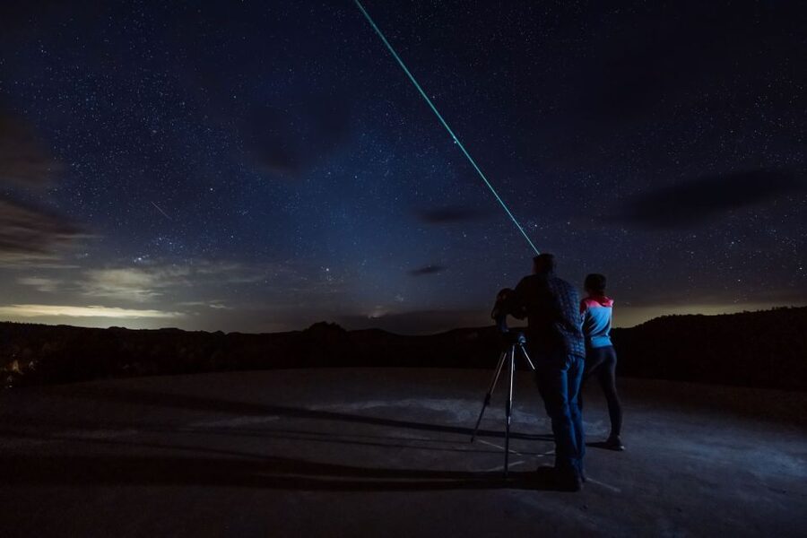 Orderville: East Zion Stargazing Trip with Hot Chocolate - Blankets, hot chocolate, and the cold