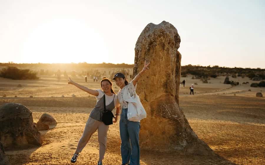 Perth: Pinnacles Desert Sunset & Stargazing with Dinner - An evening among the Pinnacles