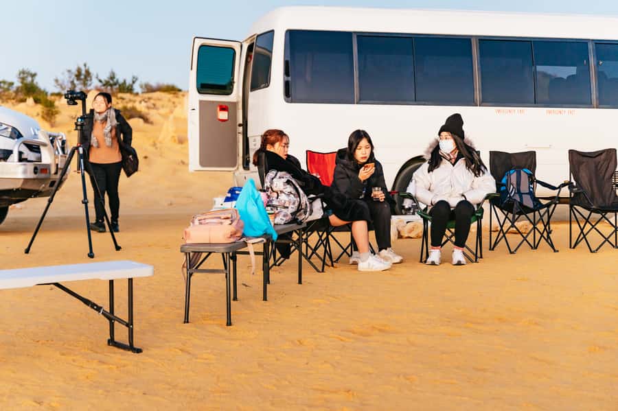 Pinnacles Desert: Sunset BBQ & Stargazing Tour +Sandboarding - Stargazing with telescopes and phone photography