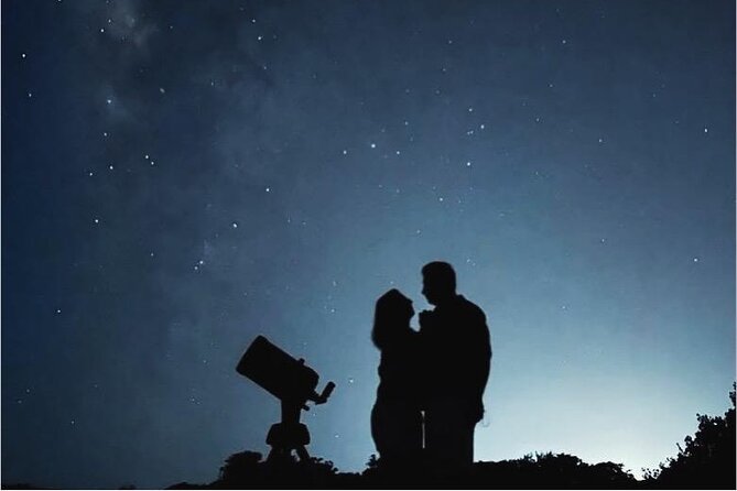 Private Stargazing Experience in Rio Lagartos - Using the telescope for the moon, planets, and star clusters