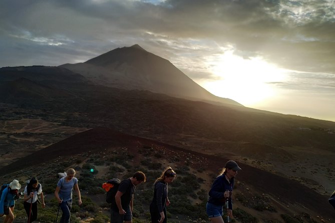 PRIVATE TOUR Teide National Park: Hiking and Stargazing - The return under moonlight