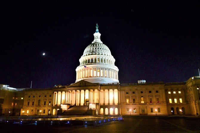 Private Under the Stars Night-Time Tour of DC (Up to 5 Guests) - A private SUV changes the pace