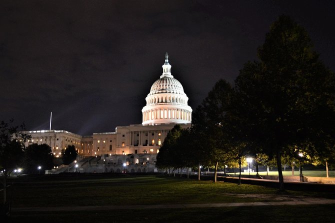 Private Under the Stars Night-Time Tour of DC (Up to 5 Guests) - World War II Memorial brings scale and ceremony