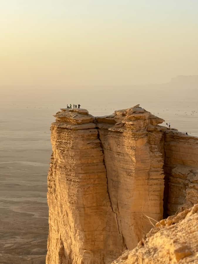 Riyadh: Edge Of The World, camels &Stargazing with 4x4 - Who should book this afternoon?