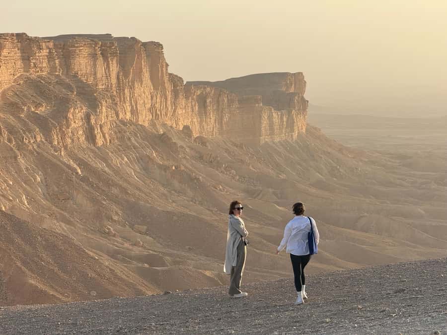 Riyadh: Edge Of The World, camels &Stargazing with 4x4 - Why the Edge of the World is worth the drive