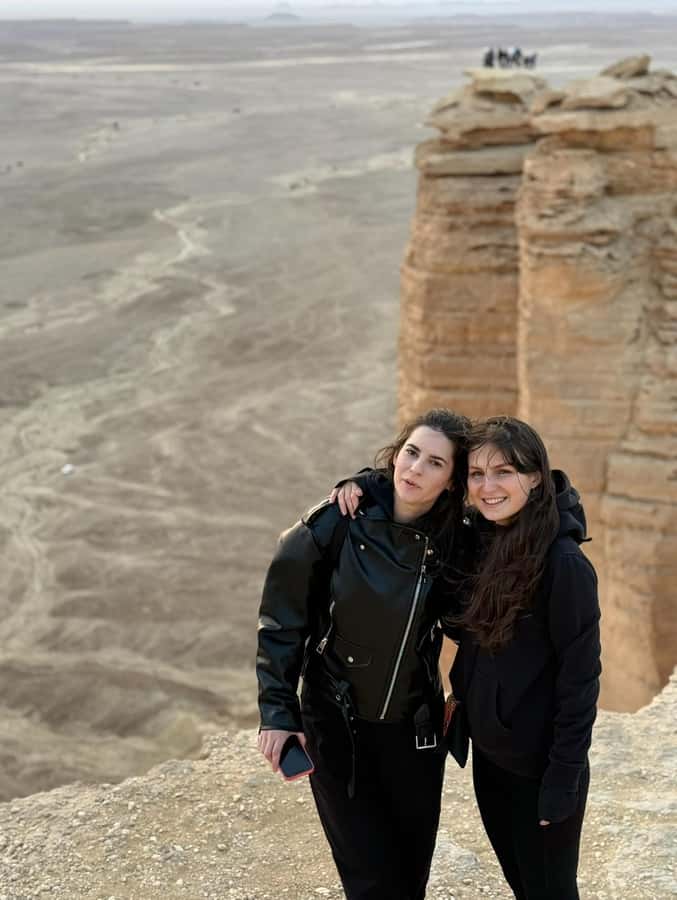 Riyadh: Edge Of The World, camels &Stargazing with 4x4 - Camels, gas station snacks, and Arabian gazelles