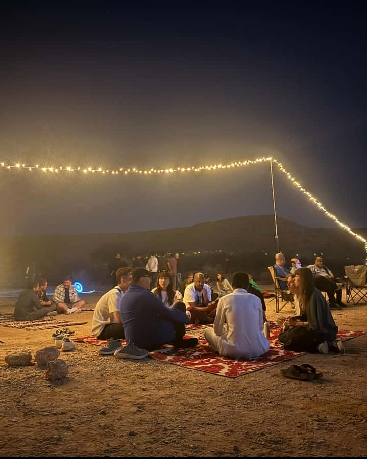 Riyadh: Edge Of The World, camels &Stargazing with 4x4 - Walking along the 1,131-meter cliffs
