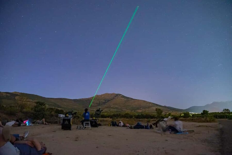 See the Perseid meteor shower in Madrid - Walking 200 meters from the parking lot