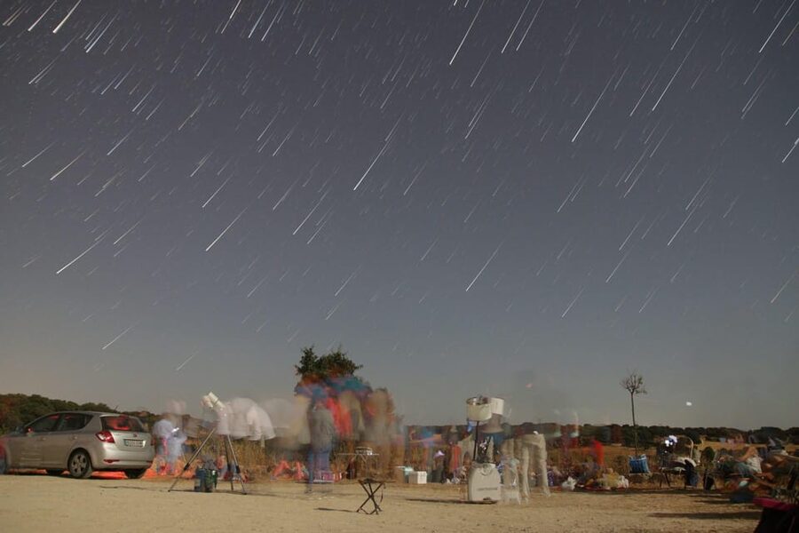 See the Perseid meteor shower in Madrid - What the professional telescope adds