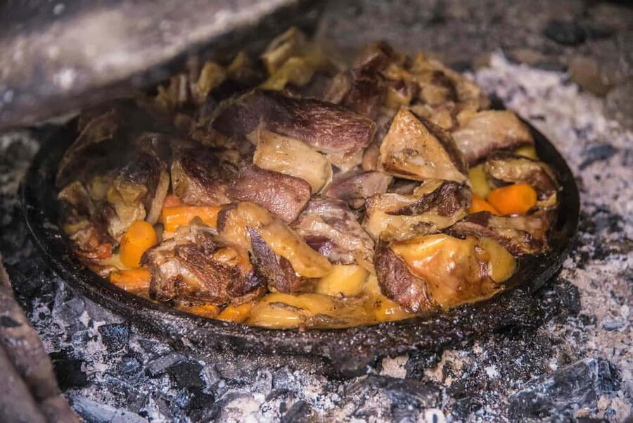 Sharm El-Sheikh: Stargazing with Luxury Dinner - Bedouin bread, tea, and the sales stop