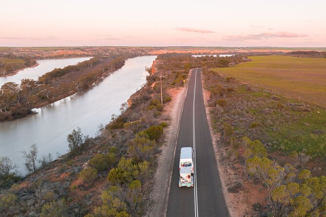 Small-Group River Murray Dark Sky and Sunset Tour with Dinner - From Mannum to the Murray River at dusk